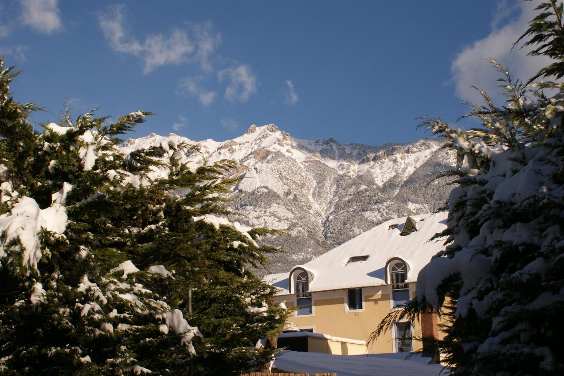 Hotel De La Gare Eygliers Esterno foto